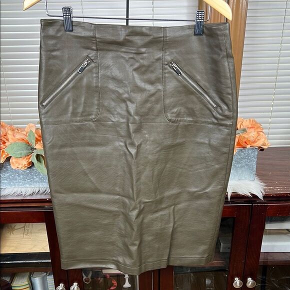 Romeo and Juliet Couture Faux Leather Pencil Skirt NWT - Picture 1 of 6